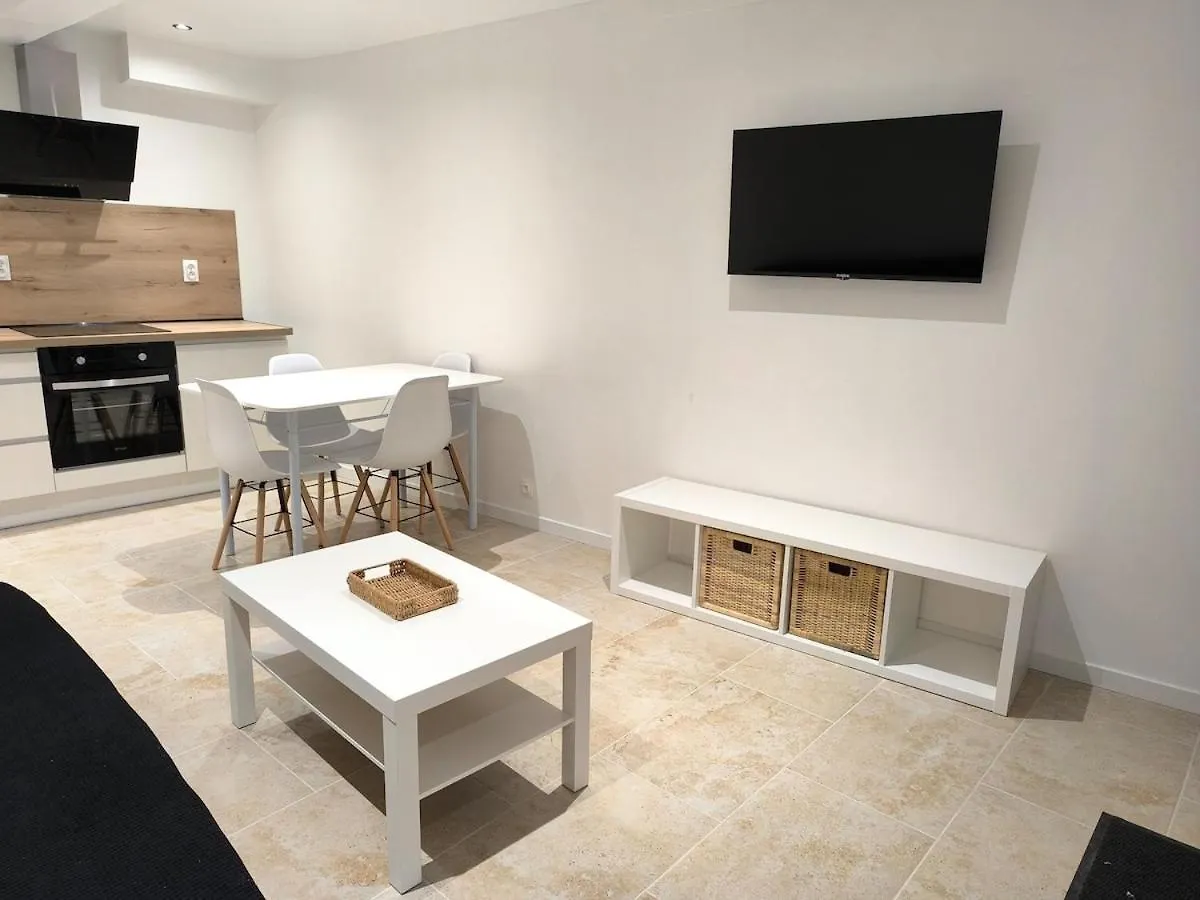 Appartement Avec Une Chambre Et Tout Equipe Dans Centre Ville Montelimar France